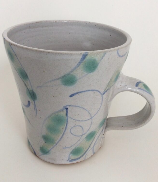 Large mug in 'pea-pod' design